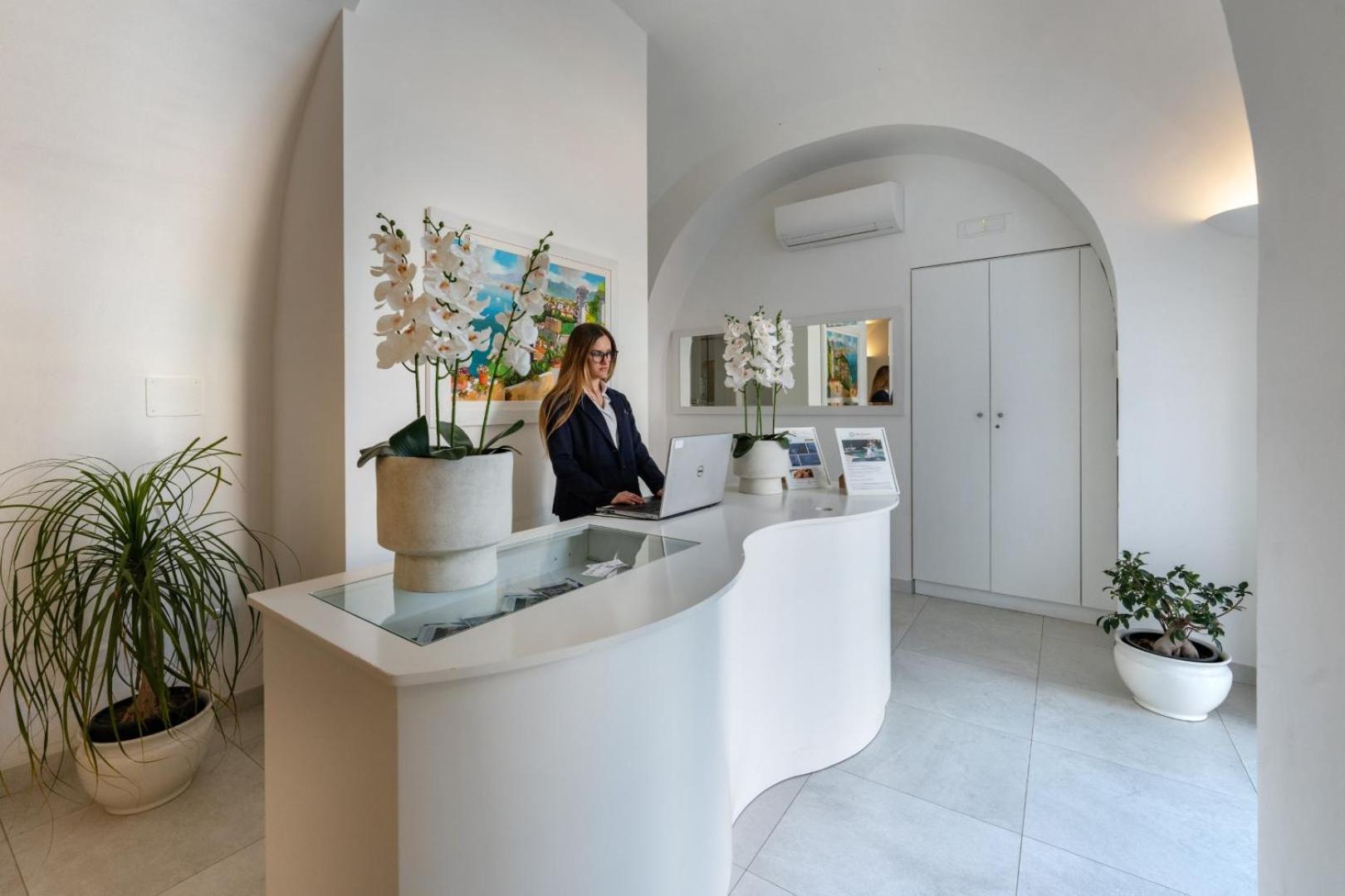 Villa Emanuel White Sorrento Exterior photo